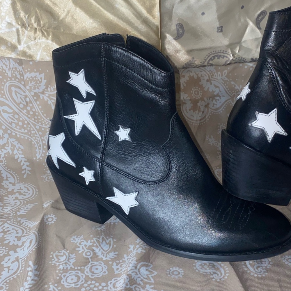Seychelles Under the Stars Western Boot in Black/White